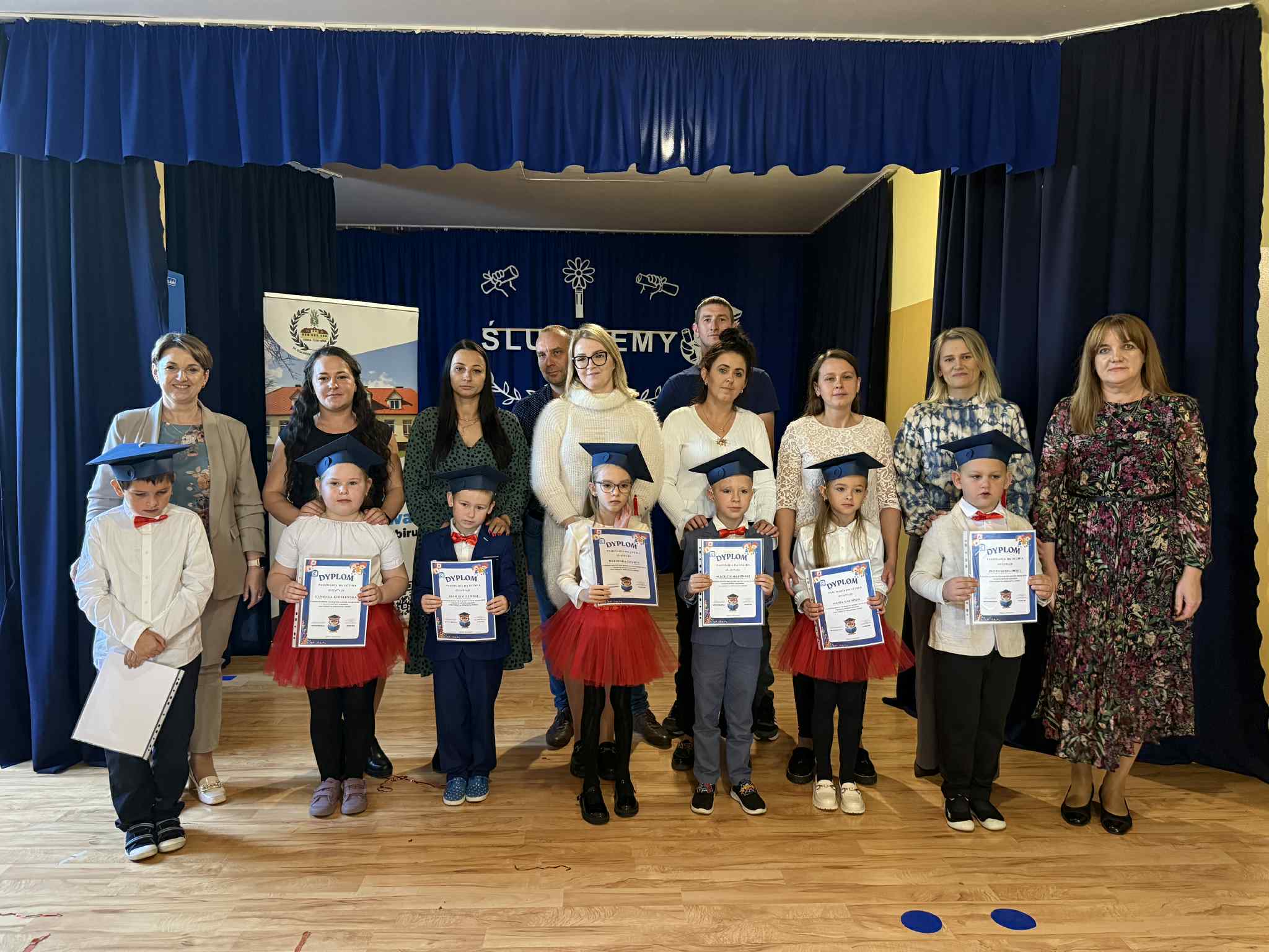 ŚLUBOWANIE KLASY I ORAZ PASOWANIE NA PRZEDSZKOLAKA