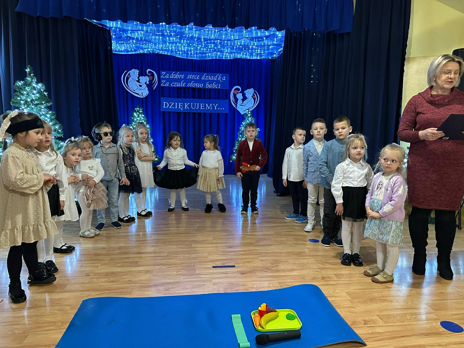 DZIEŃ BABCI I DZIADKA